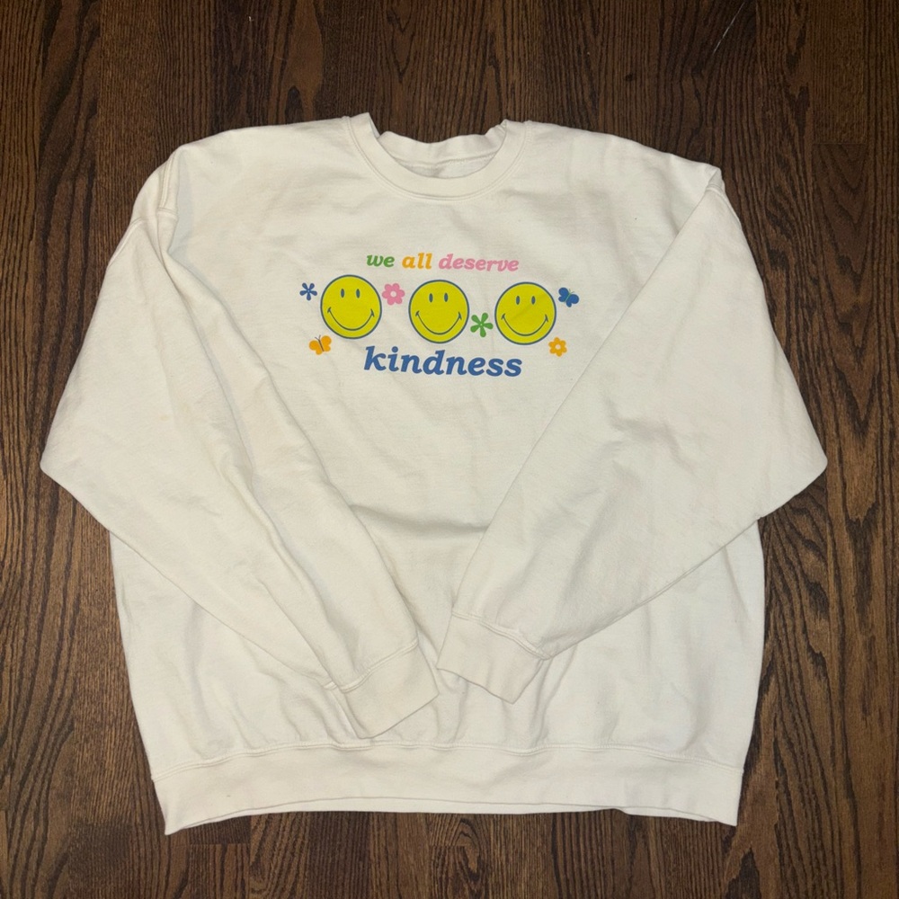 Pacsun white crew neck with cute smiley face design